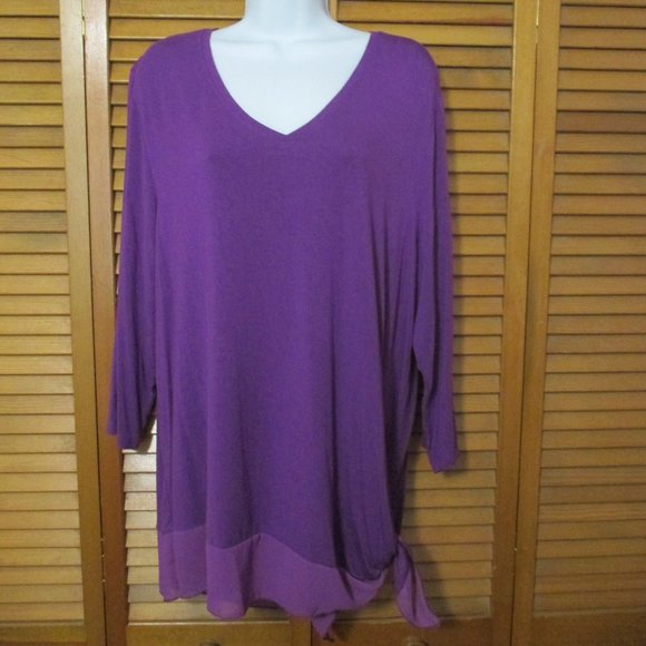 Lane Bryant Tops - Lane Bryant purple top lightweight V-neck stretchy tunic top size 14